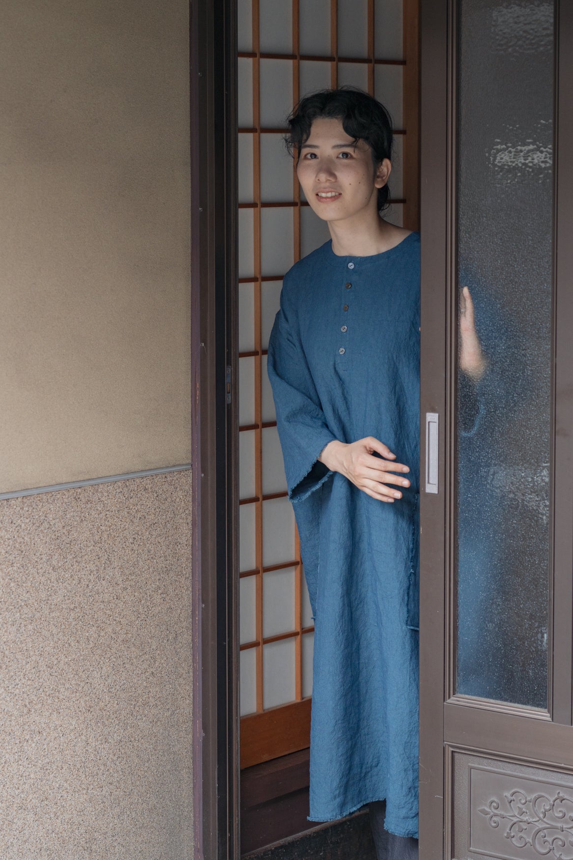 Sun-dried linen collarless dress