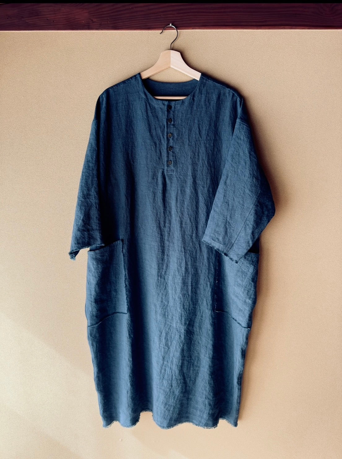 Sun-dried linen collarless dress